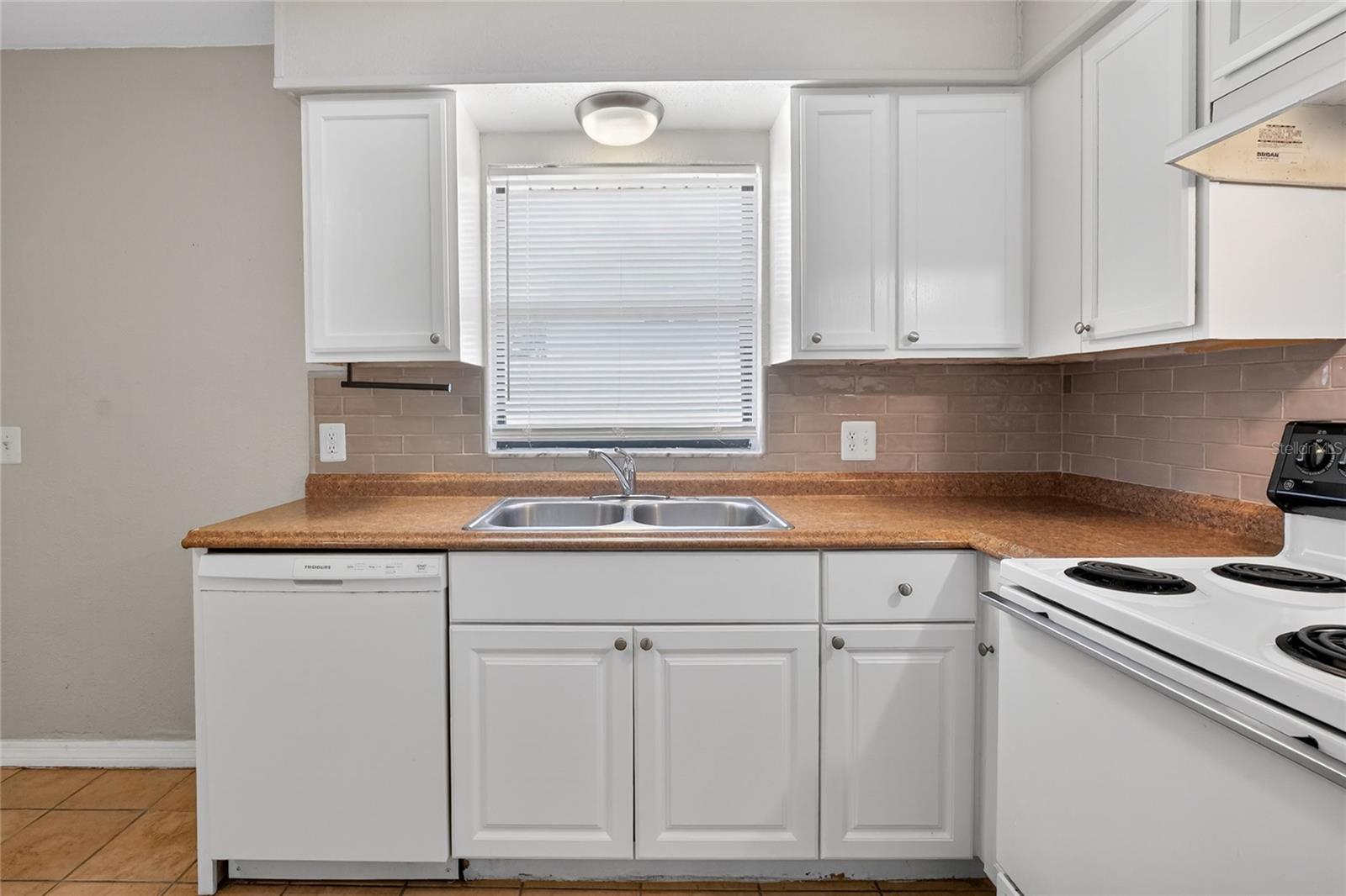 HIGHLAND ACRES PB 58 PG 42 - Residential