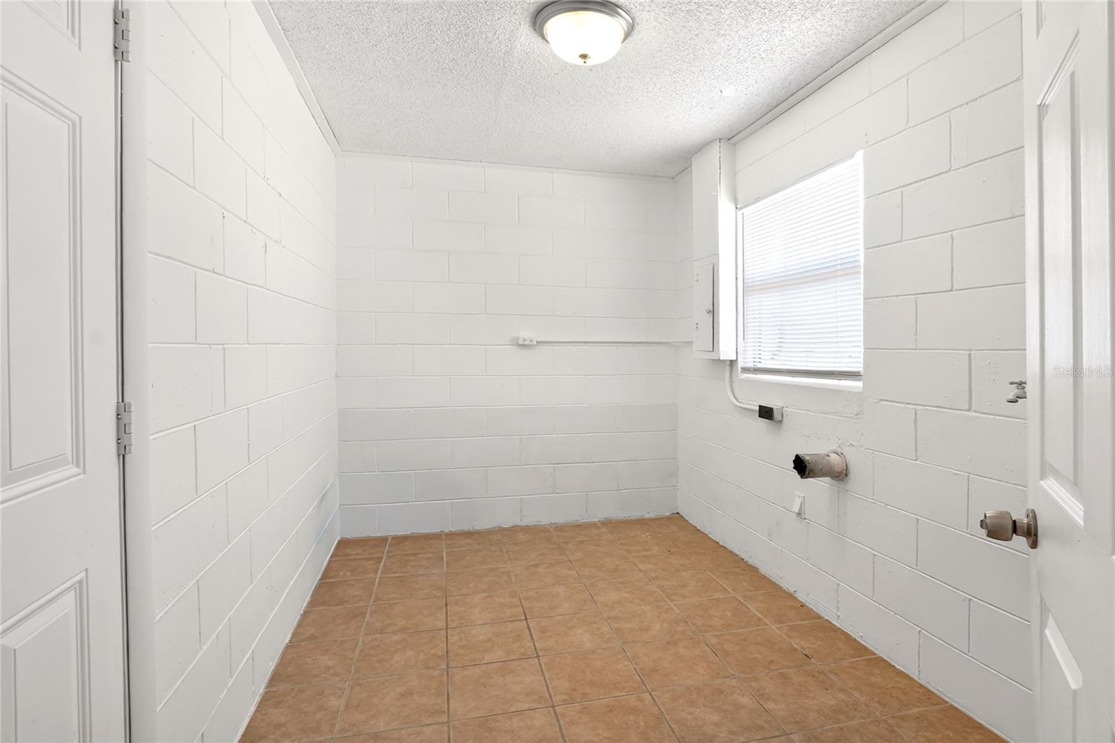 HIGHLAND ACRES PB 58 PG 42 - Residential