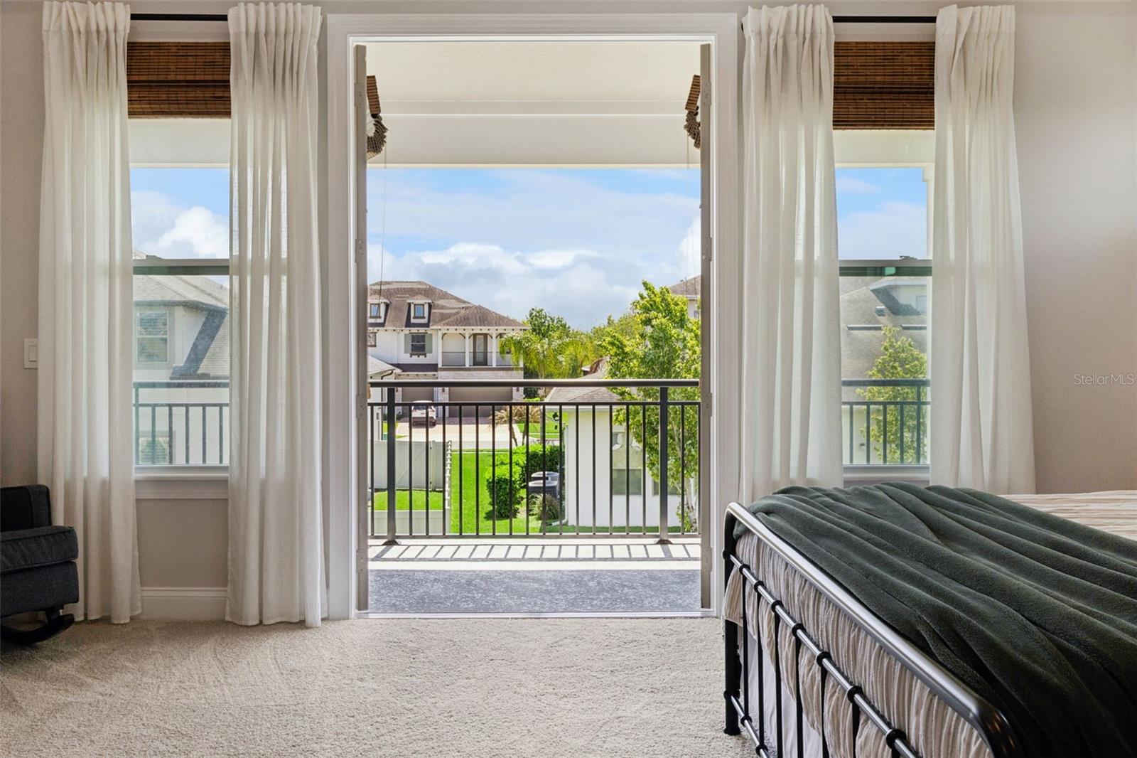 JOHNS LAKE POINTE - Residential