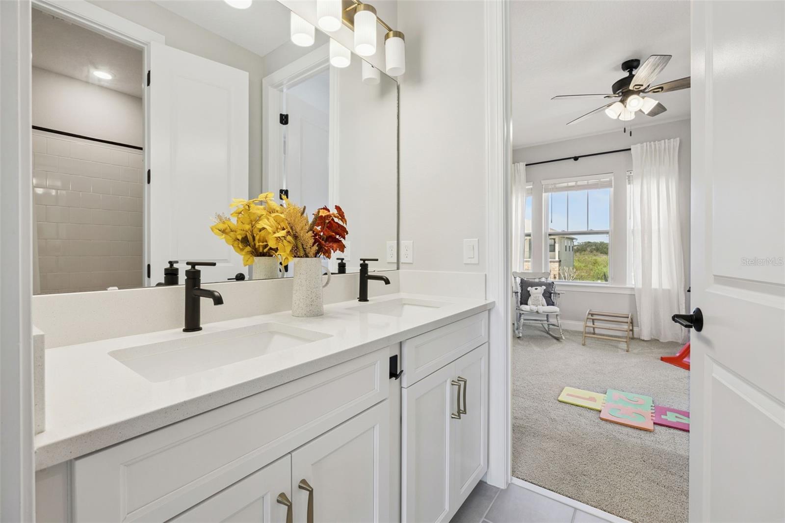 JOHNS LAKE POINTE - Residential