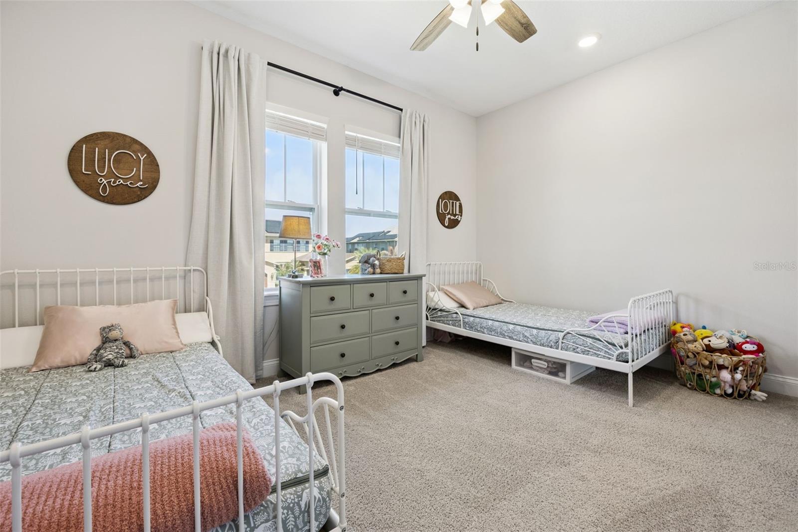 JOHNS LAKE POINTE - Residential