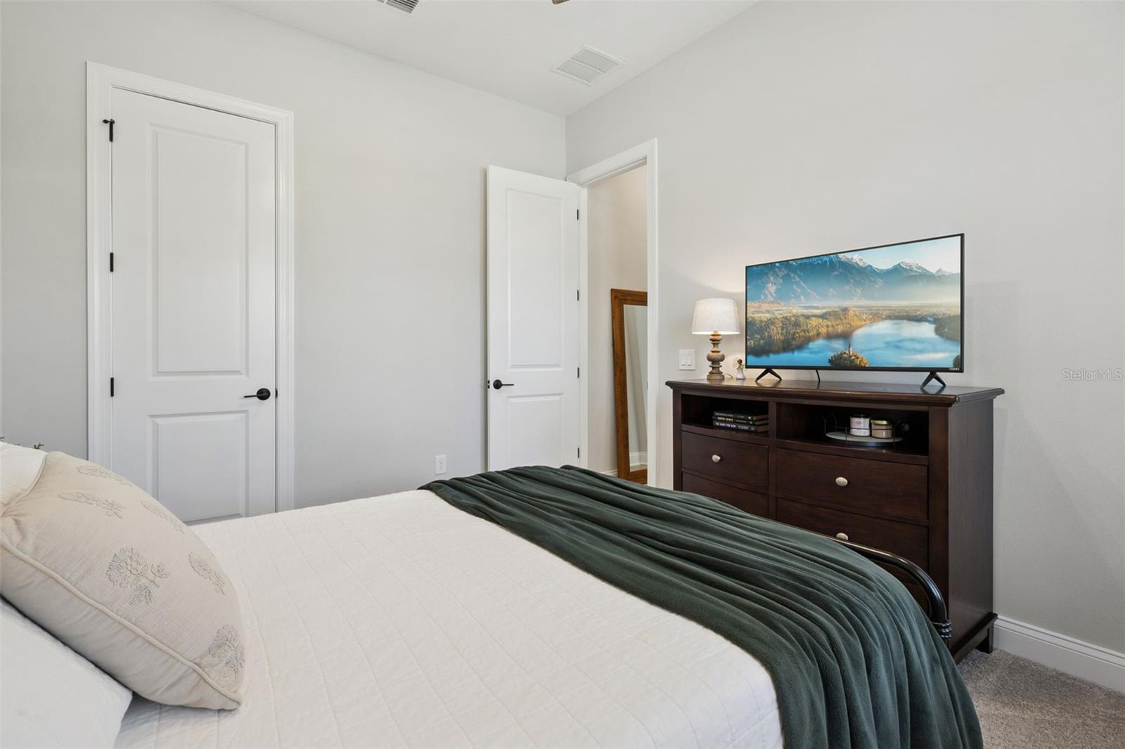 JOHNS LAKE POINTE - Residential