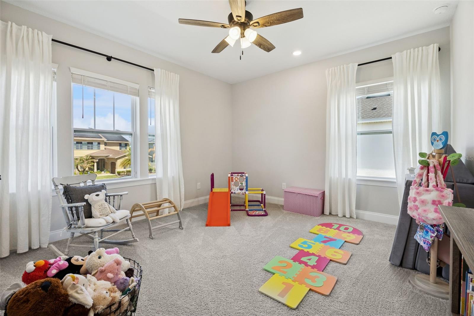 JOHNS LAKE POINTE - Residential