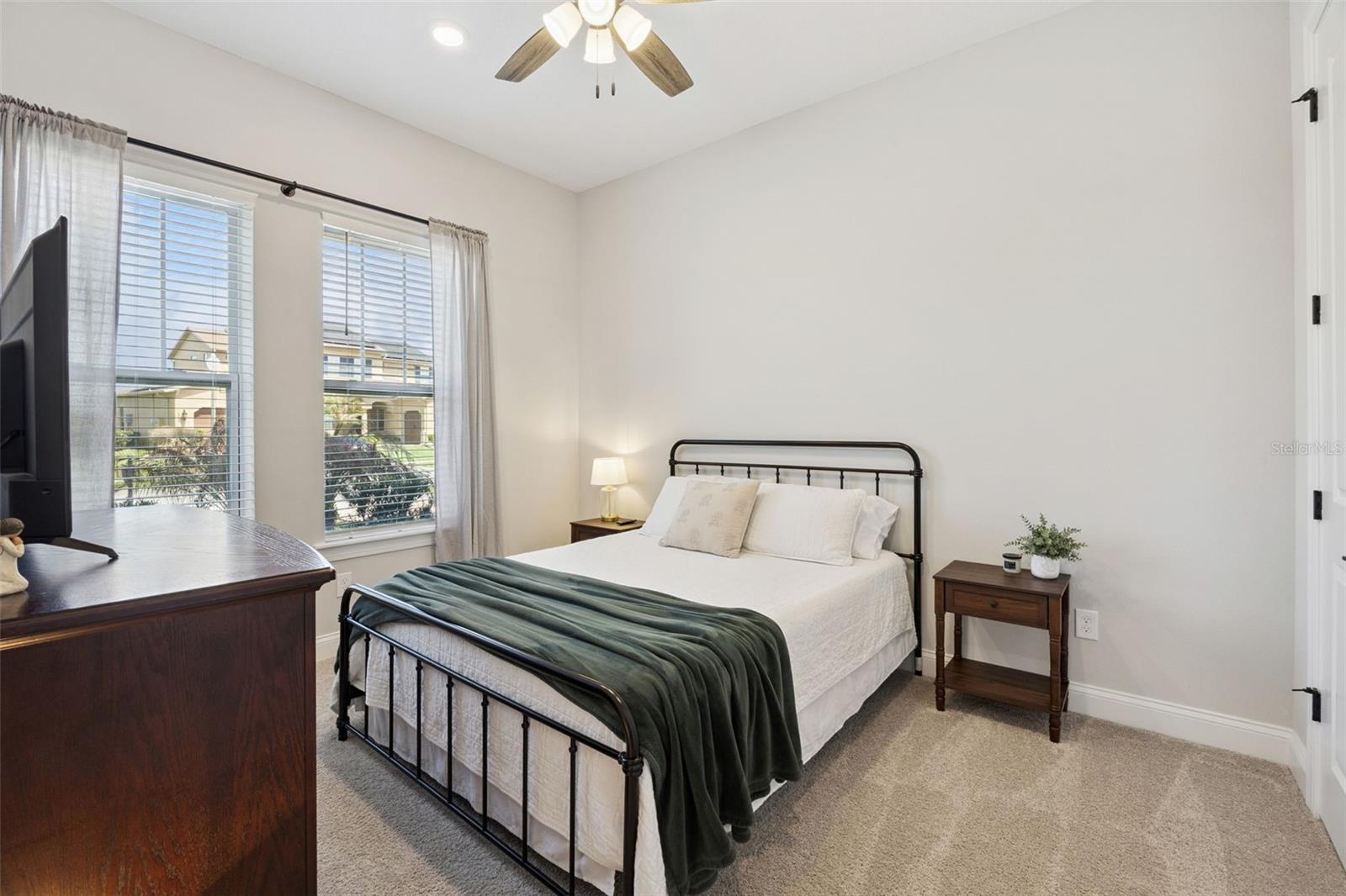 JOHNS LAKE POINTE - Residential