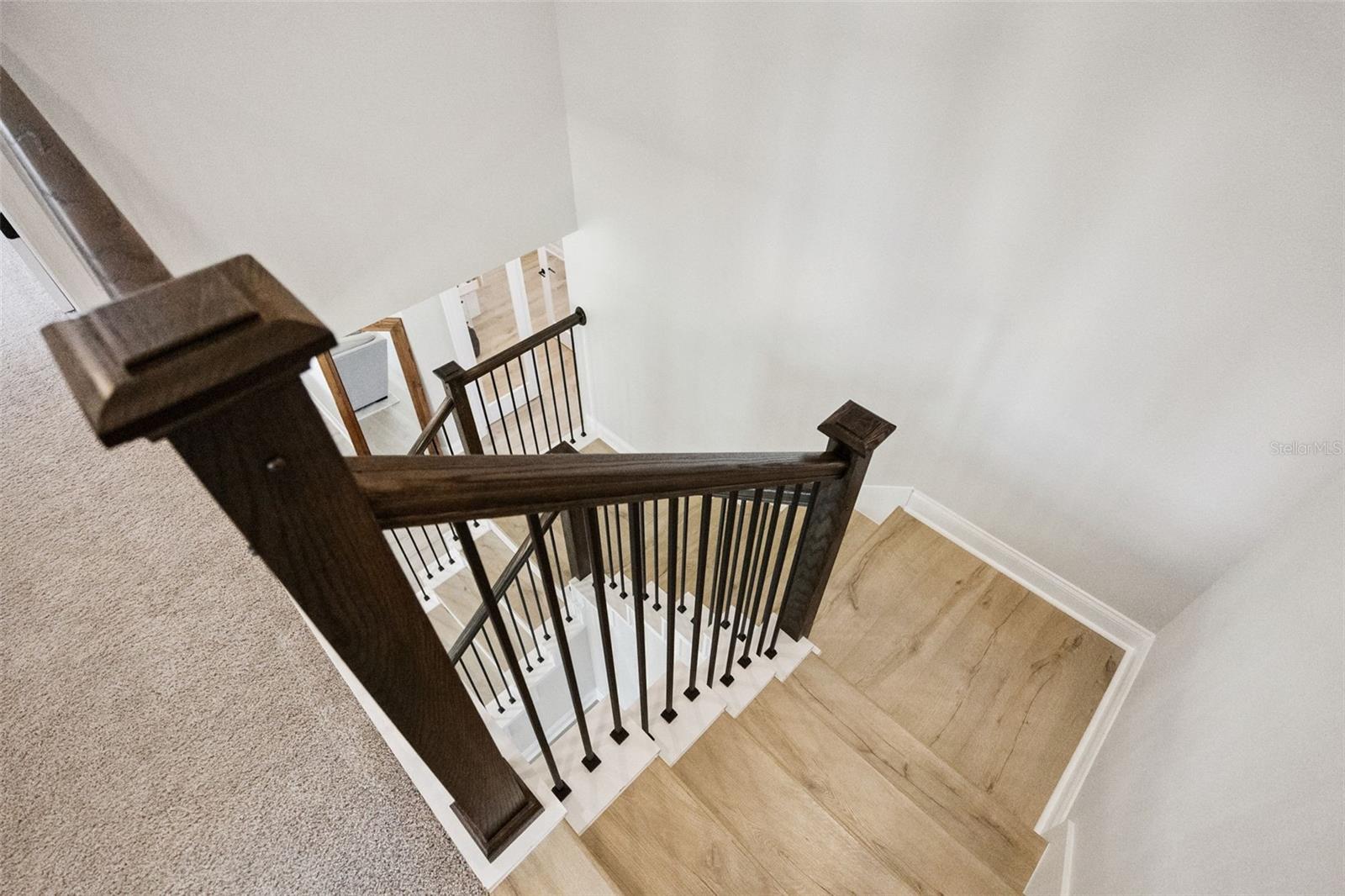 JOHNS LAKE POINTE - Residential