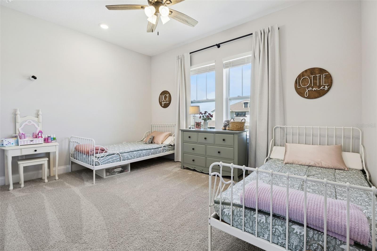 JOHNS LAKE POINTE - Residential