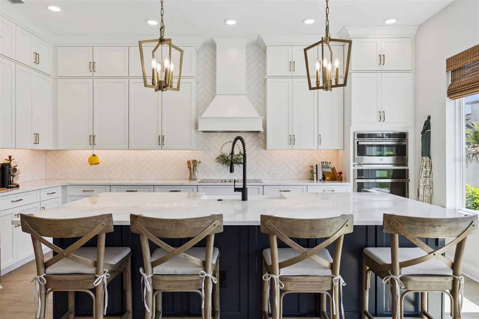 JOHNS LAKE POINTE - Residential