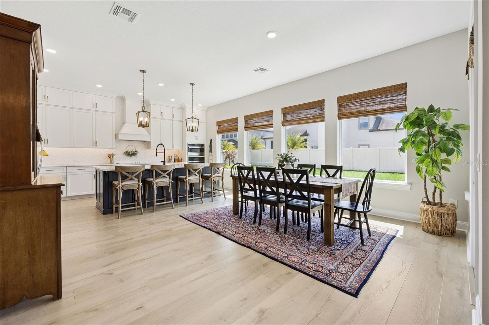 JOHNS LAKE POINTE - Residential