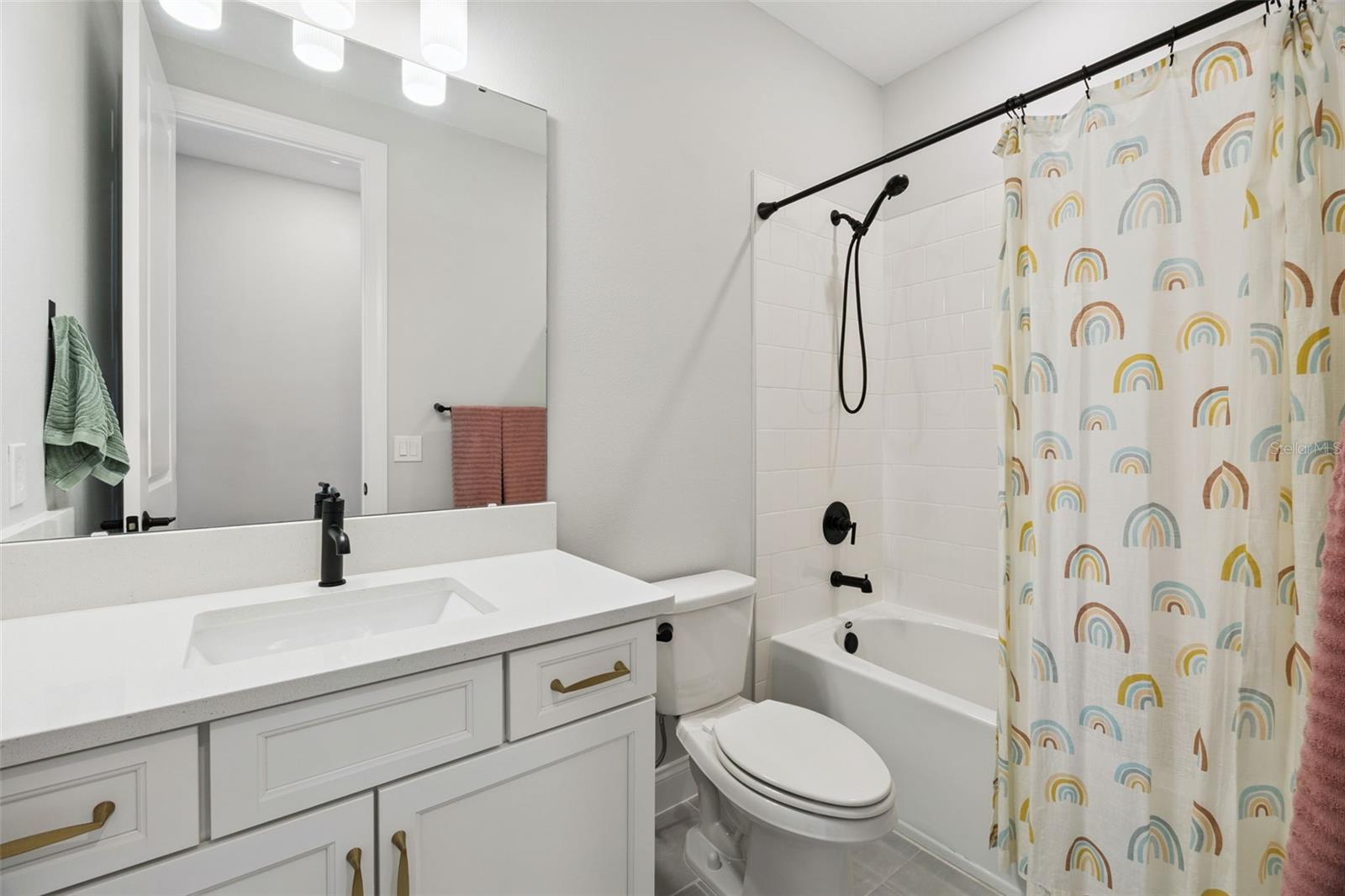 JOHNS LAKE POINTE - Residential