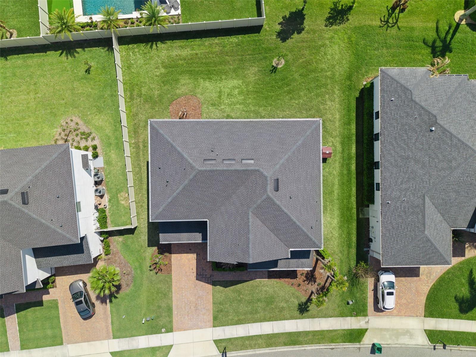 JOHNS LAKE POINTE - Residential