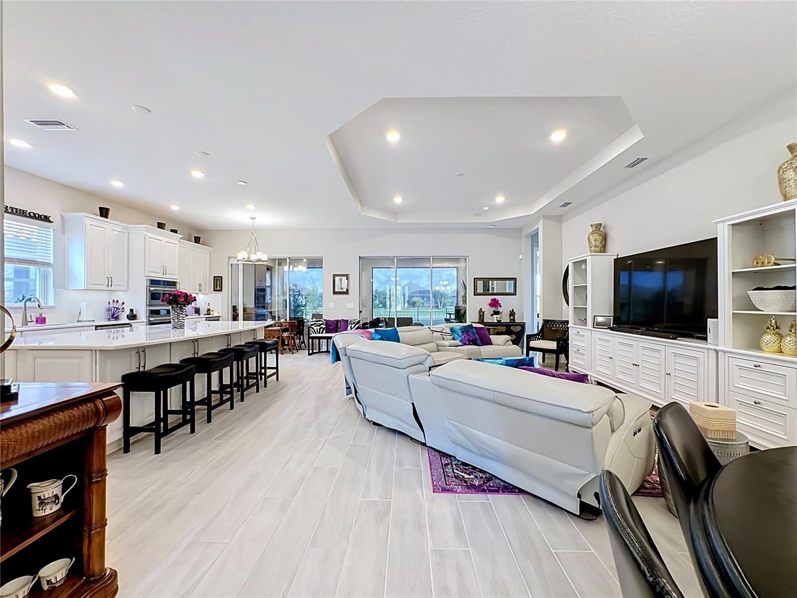 6145 GRANDVIEW HILL COURT