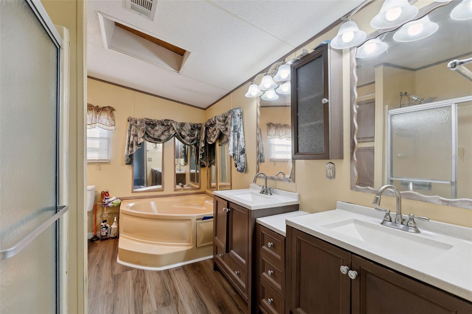 BEVERLY MANOR ESTATES - Residential