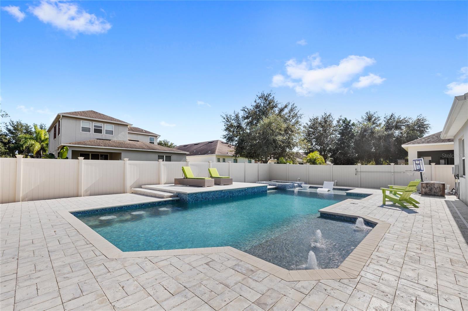 SUMMERLAKE GRVS - Residential