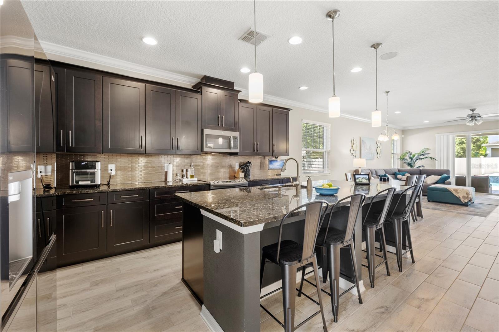 SUMMERLAKE GRVS - Residential