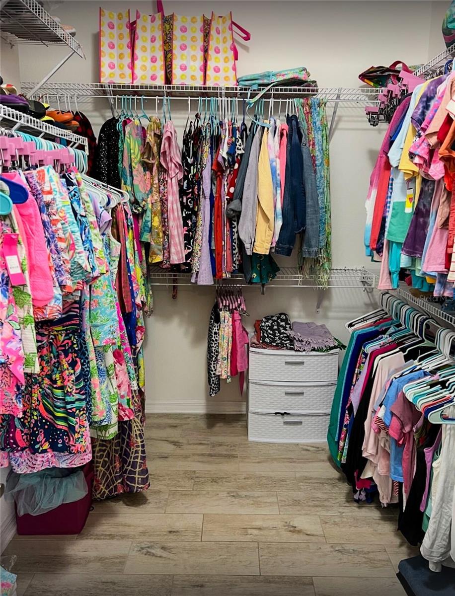 SUMMERLAKE GRVS - Residential