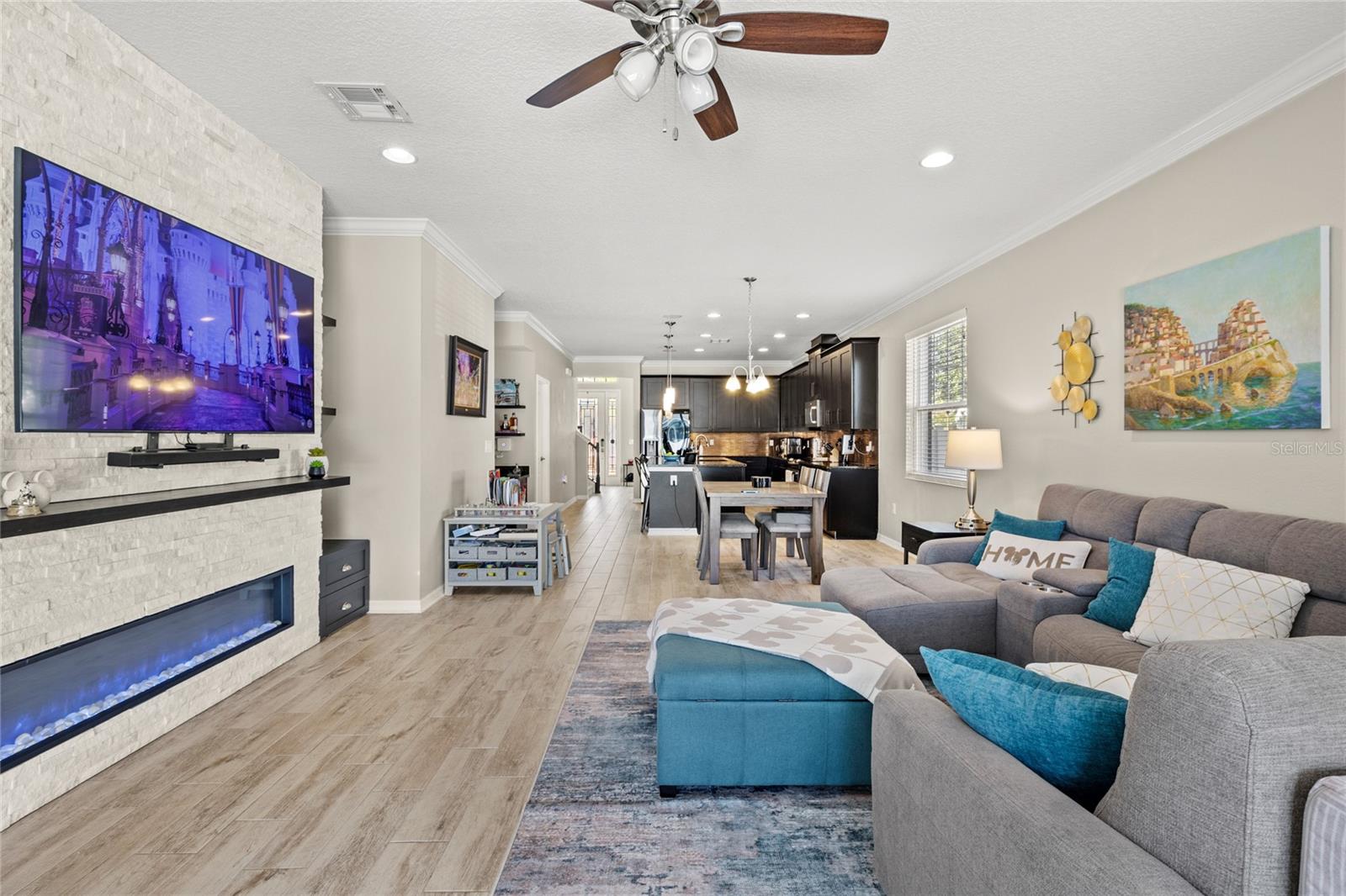 SUMMERLAKE GRVS - Residential