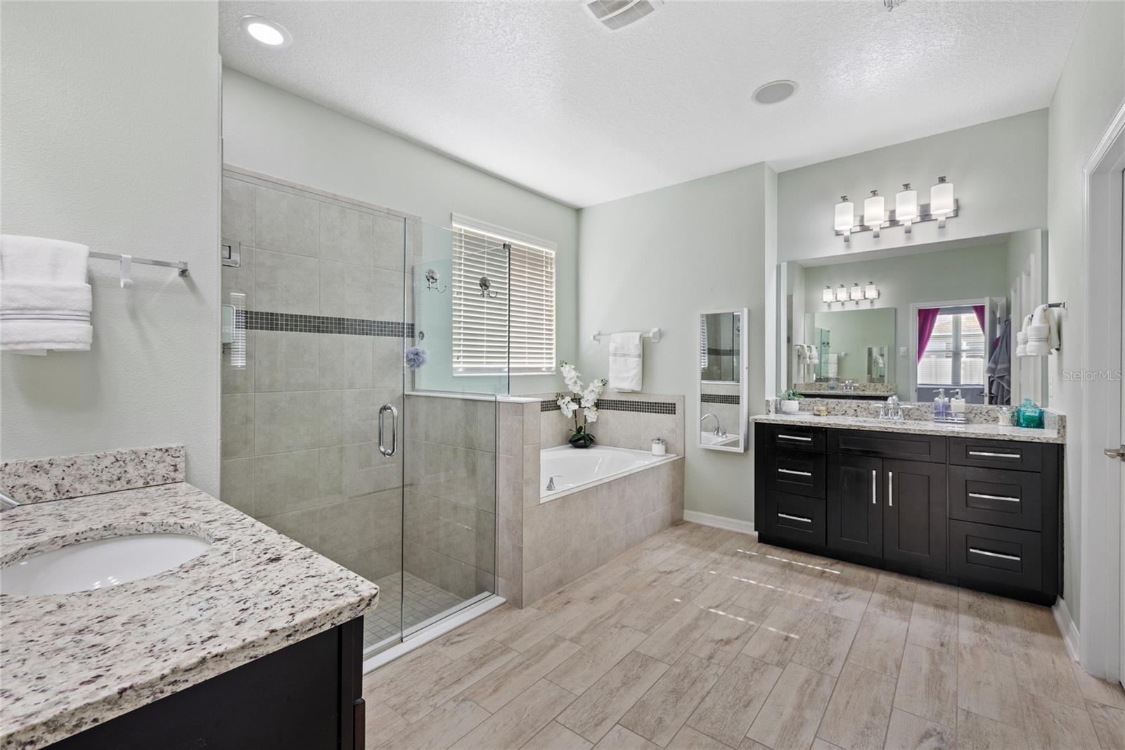 SUMMERLAKE GRVS - Residential