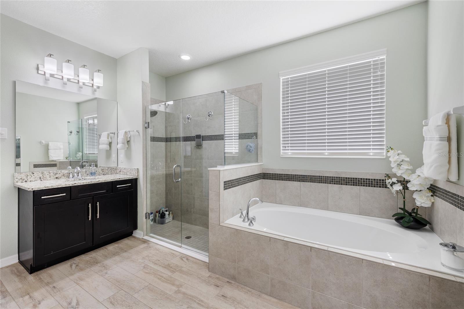 SUMMERLAKE GRVS - Residential