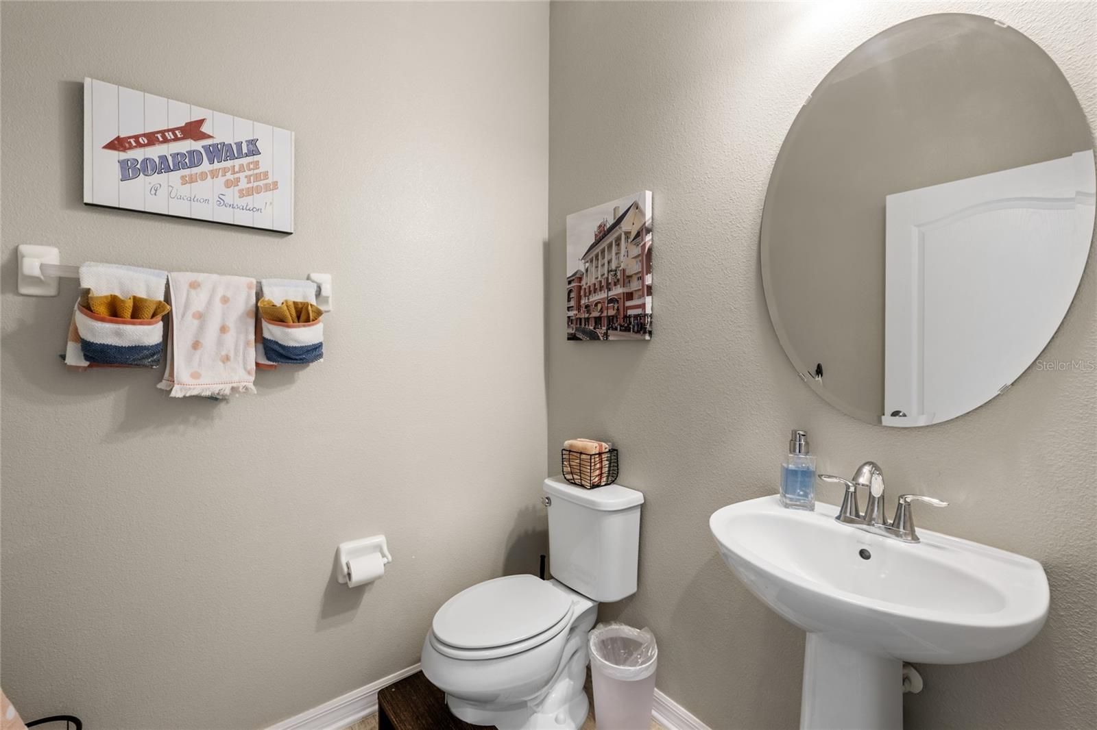 SUMMERLAKE GRVS - Residential