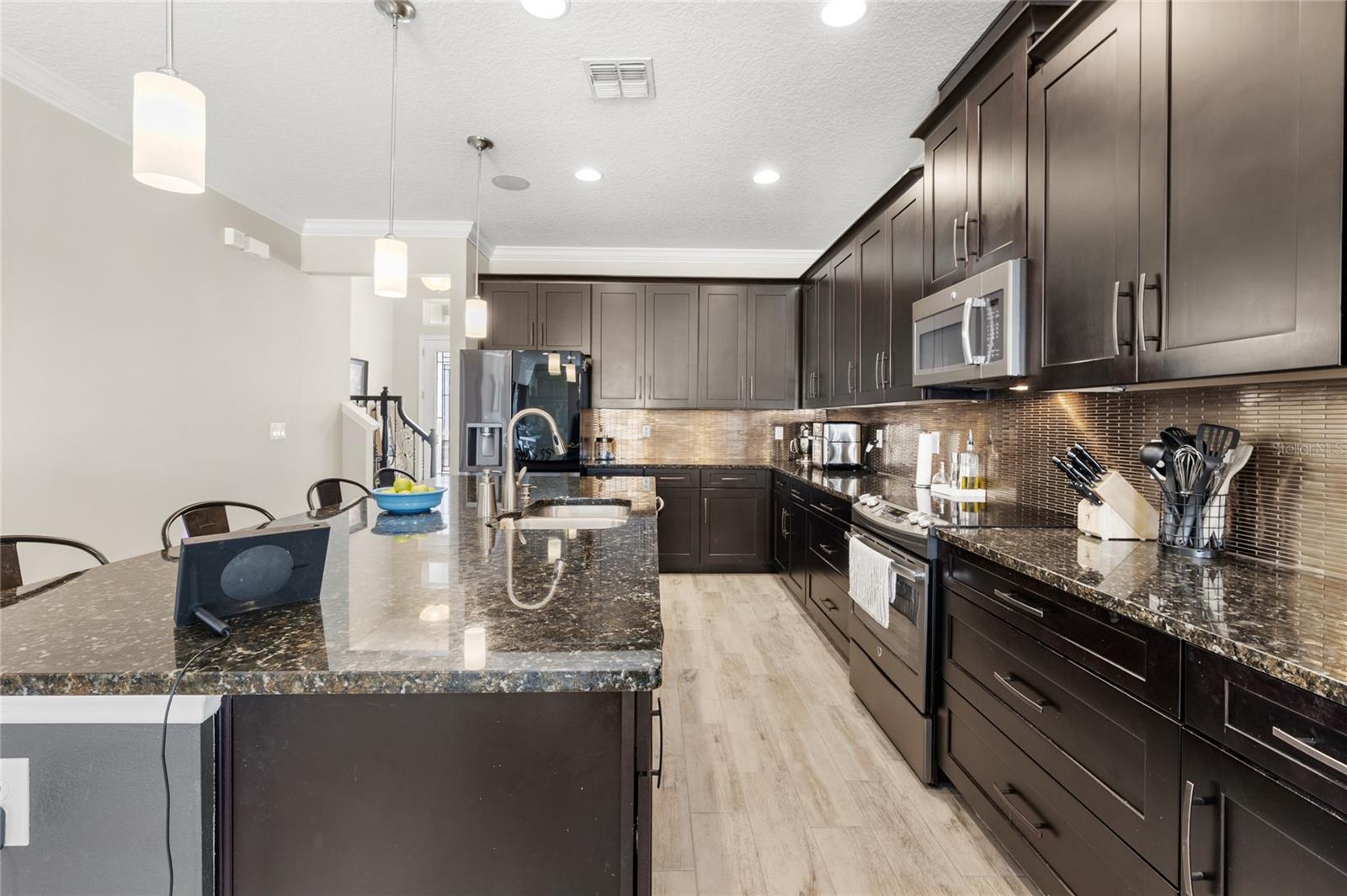 SUMMERLAKE GRVS - Residential