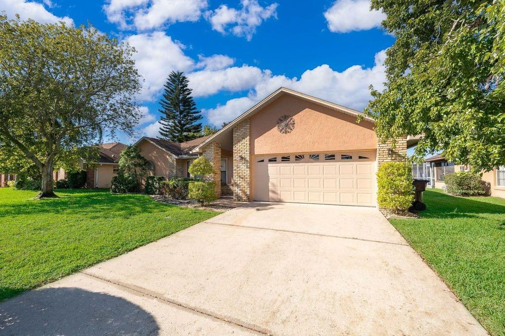 Photo of 2333 Sweetwater Boulevard, Saint Cloud, FL 34772 (MLS # S5135418)