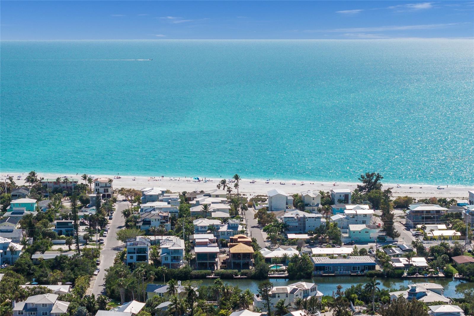 406 NORTH SHORE DRIVE - Residential