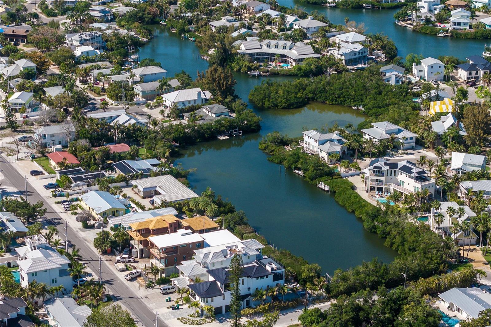 406 NORTH SHORE DRIVE - Residential