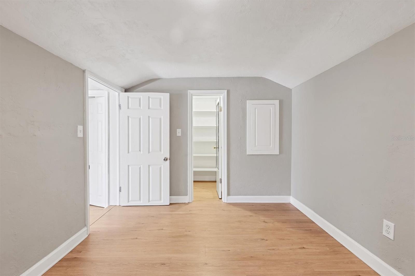 FOREST HILLS - Residential
