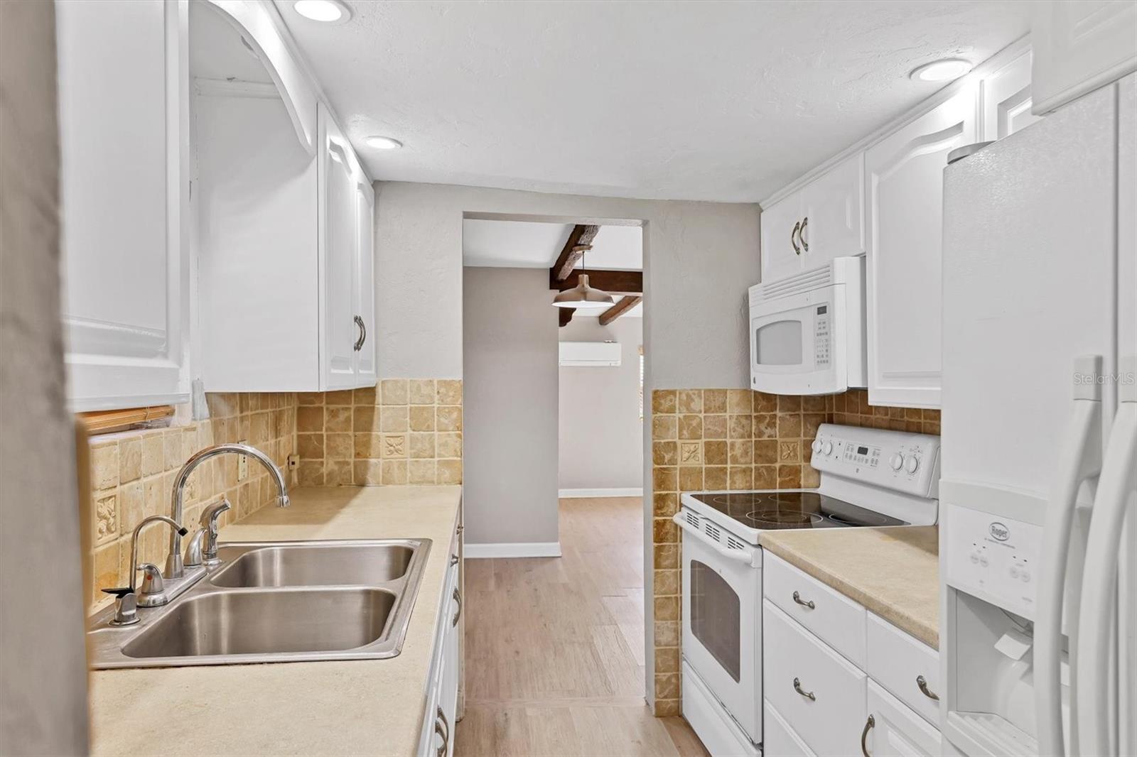 FOREST HILLS - Residential