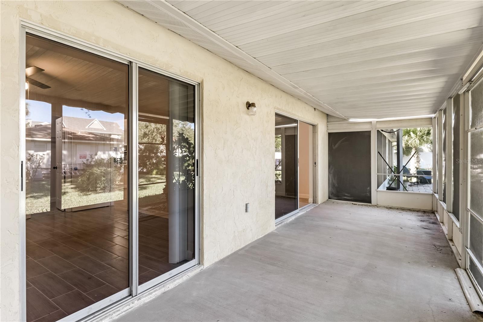 ROYAL PALM VILLAS - Residential