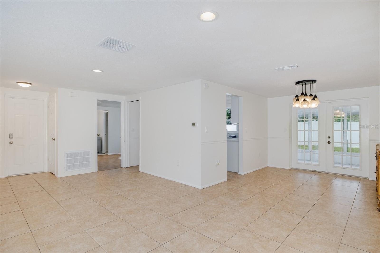 SEVEN SPGS HOMES - Residential