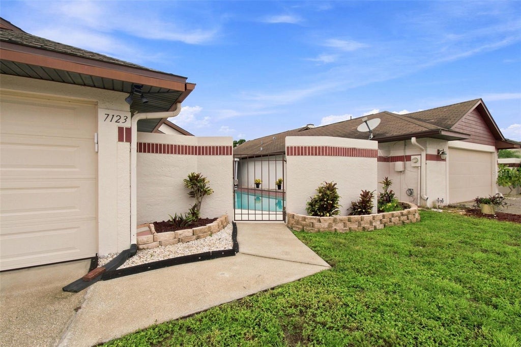 Photo of 7123 Silvermill Drive, Tampa, FL 33635 (MLS # TB8488026)