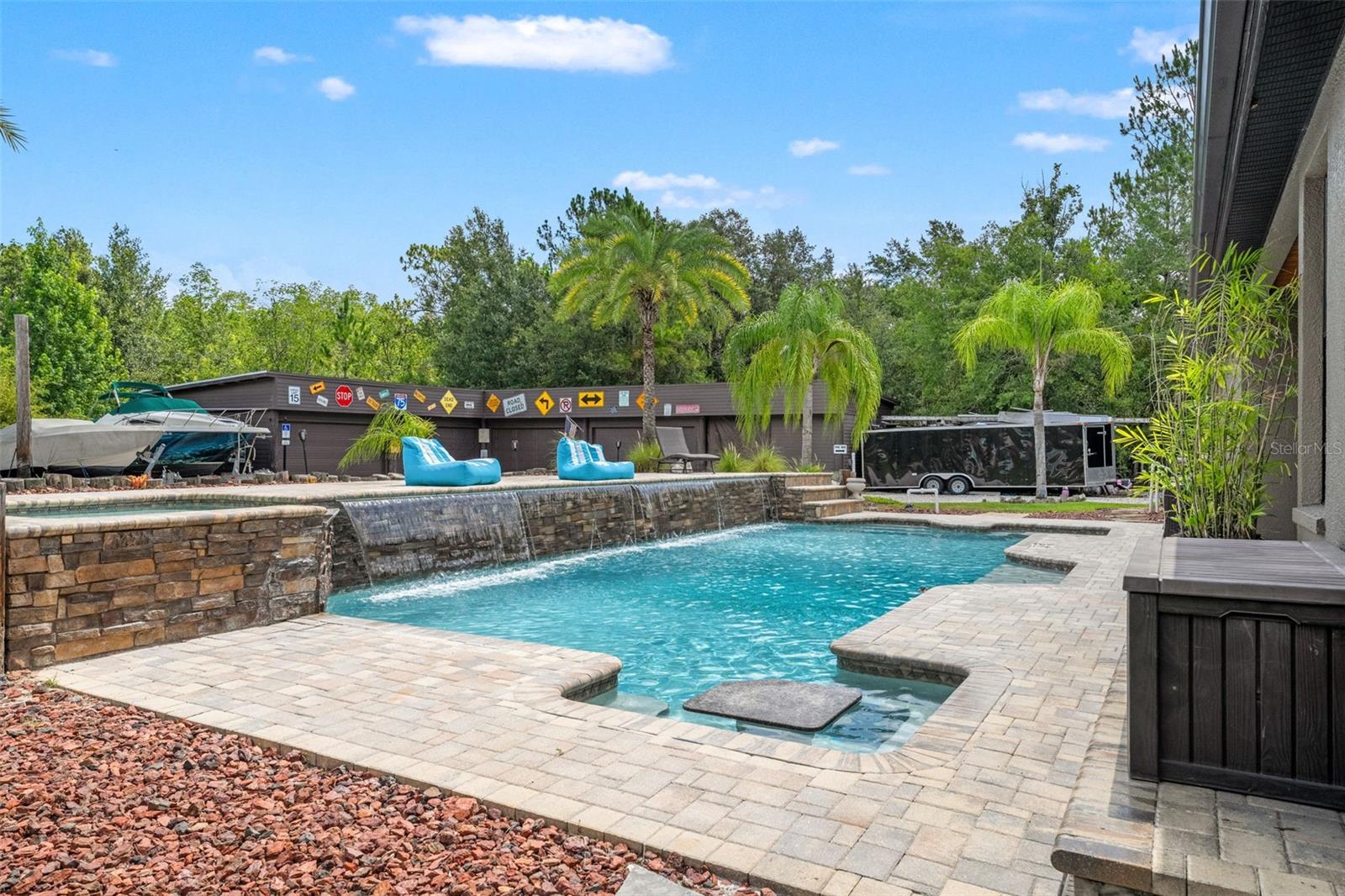 26221 PHEASANT RUN