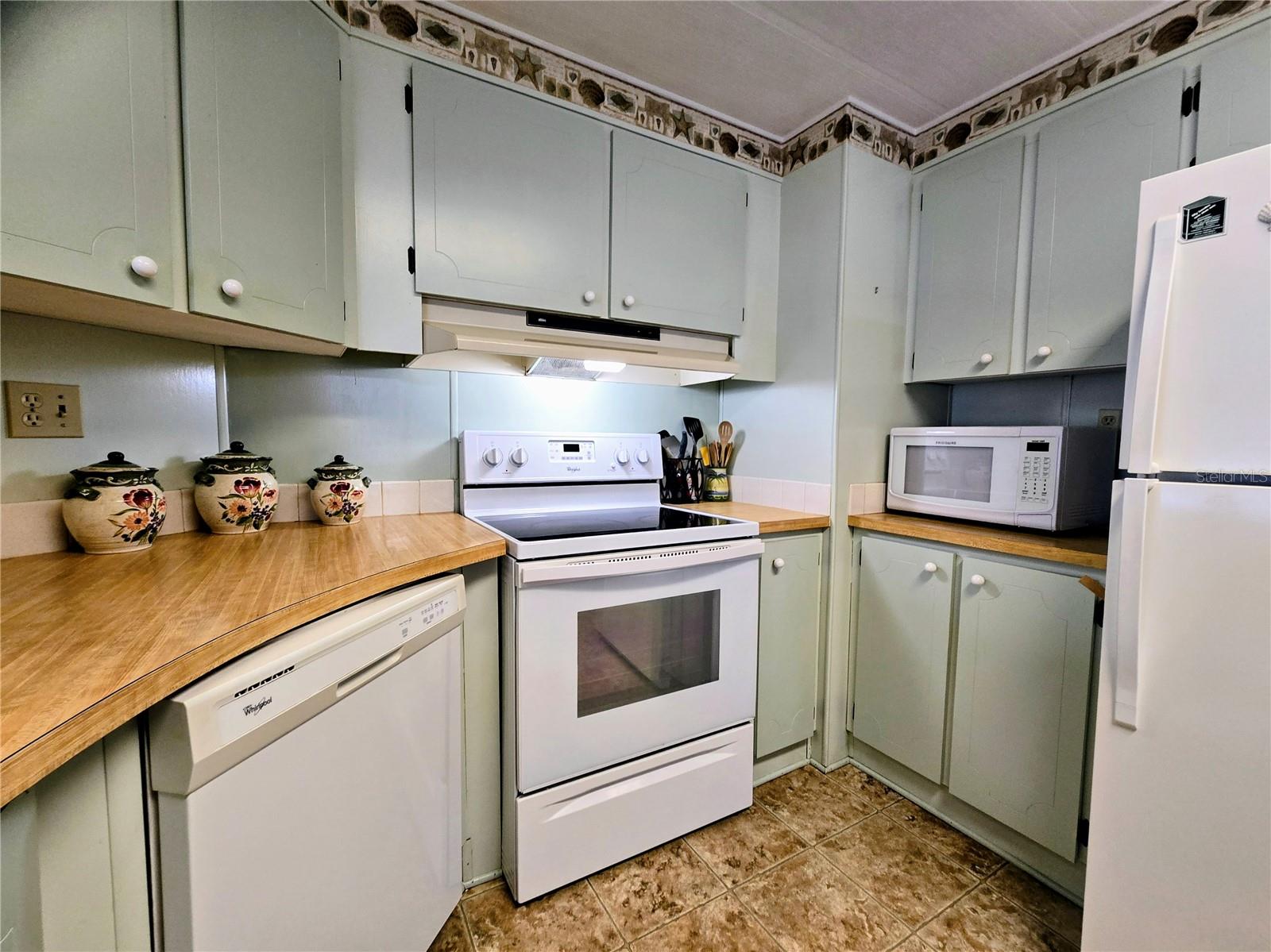 COUNTRY AIRE VILLAGE - Residential