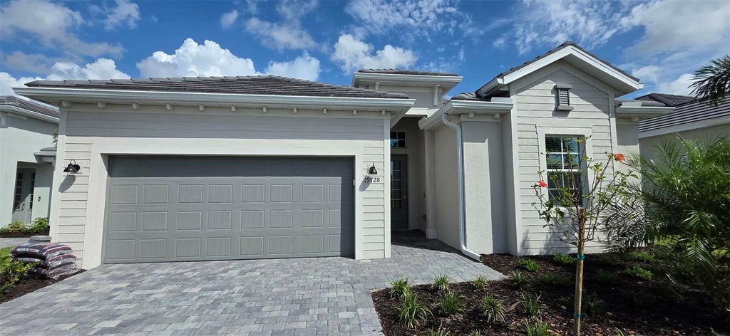 Photo of 19728 Trout Terrace, Lakewood Ranch, FL 34211 (MLS # J1004441)