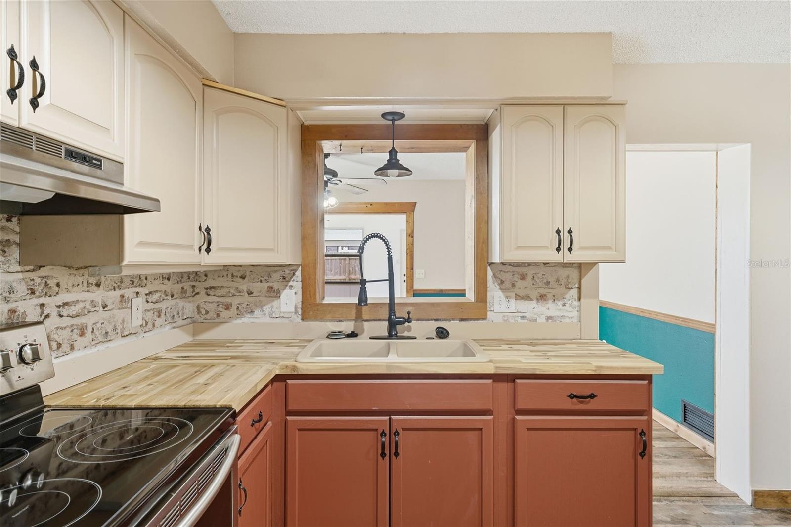 SOUTH VENICE - Residential