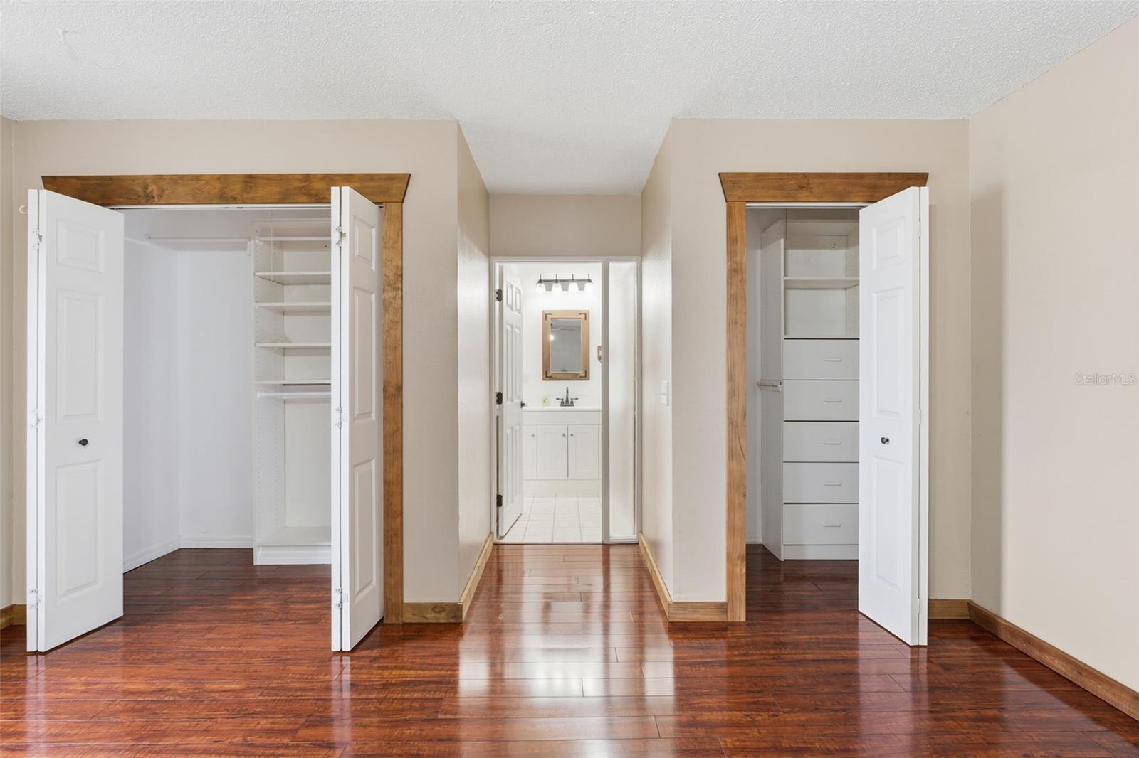 SOUTH VENICE - Residential