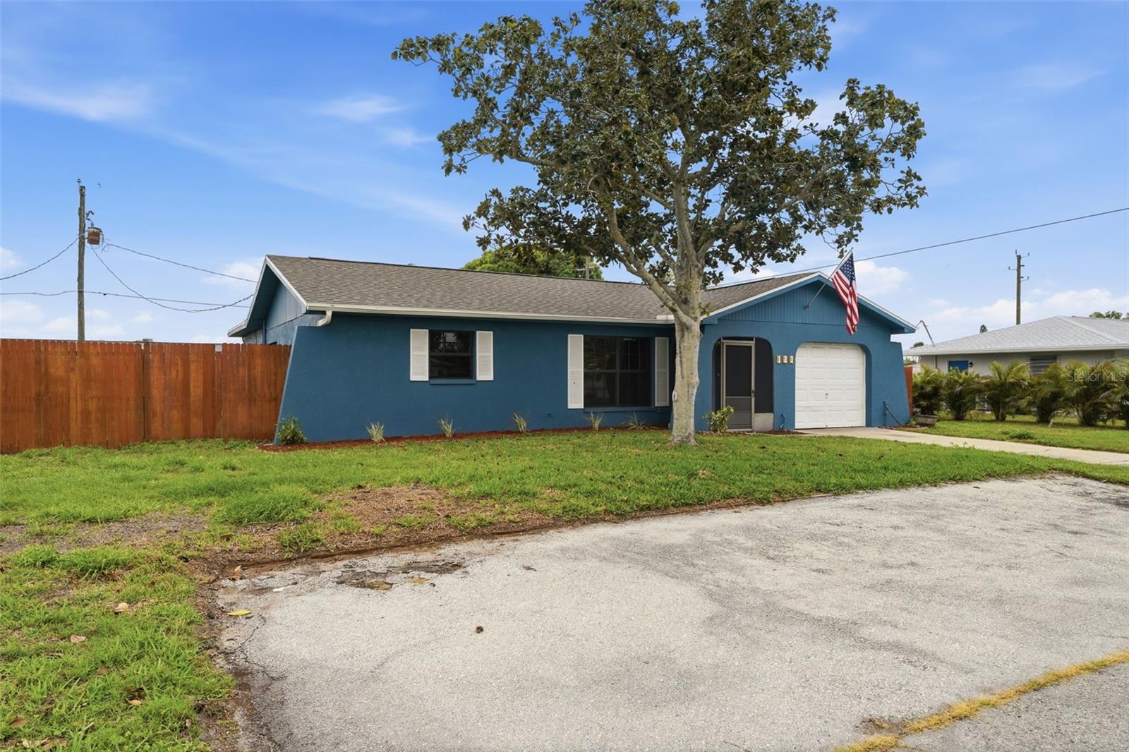 SOUTH VENICE - Residential