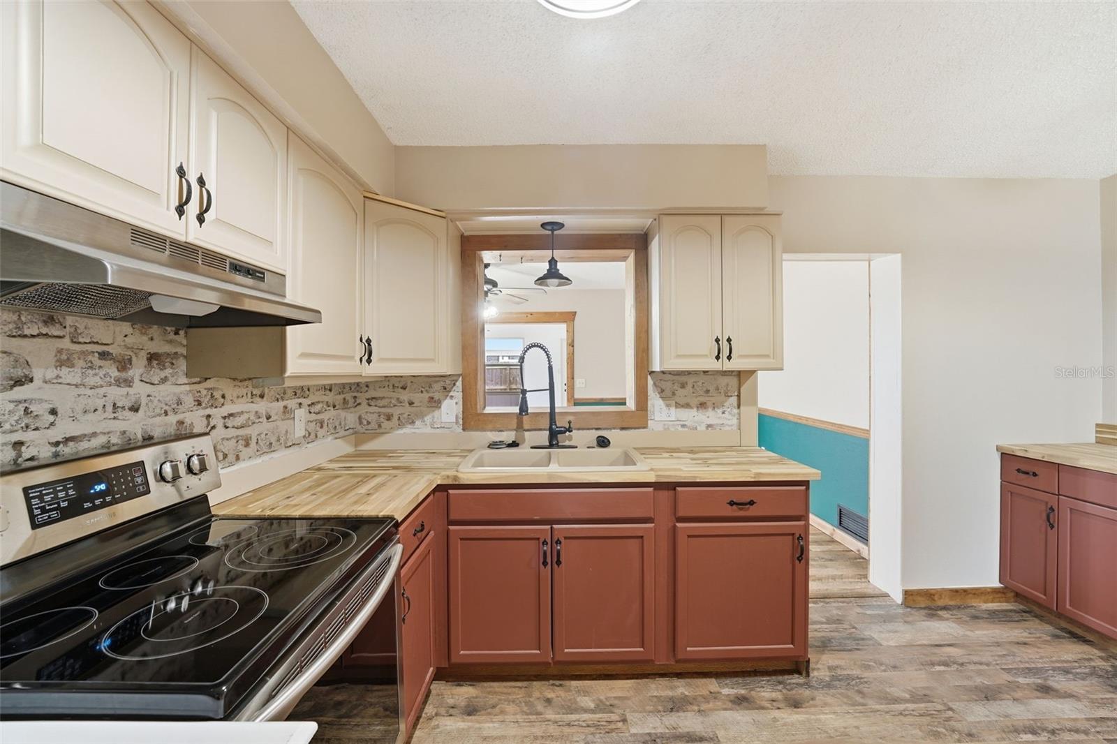 SOUTH VENICE - Residential