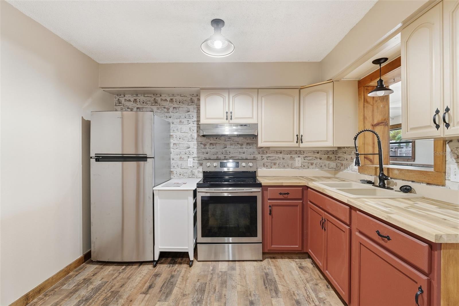 SOUTH VENICE - Residential