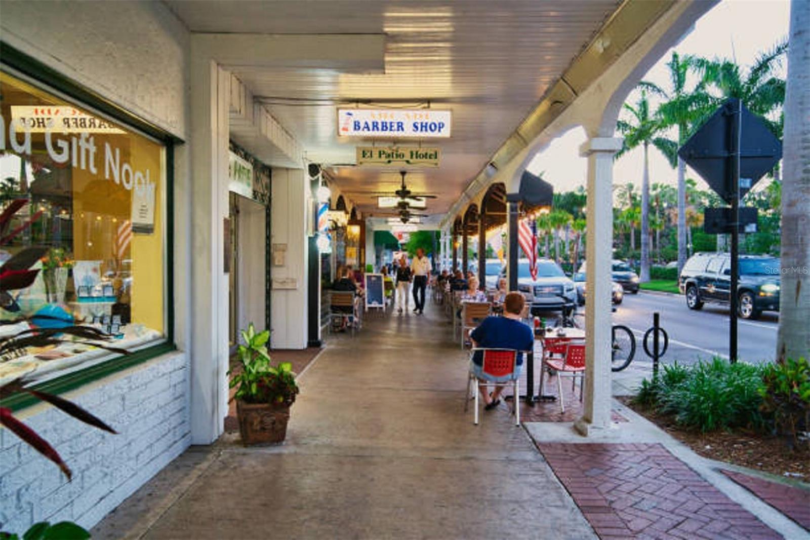 SOUTH VENICE - Residential