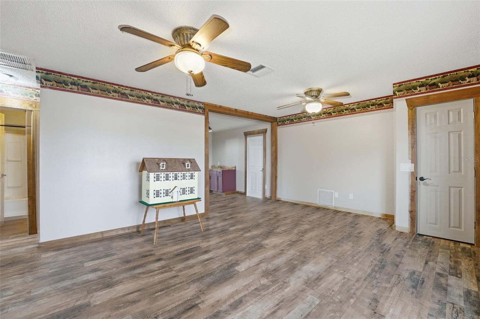 SOUTH VENICE - Residential