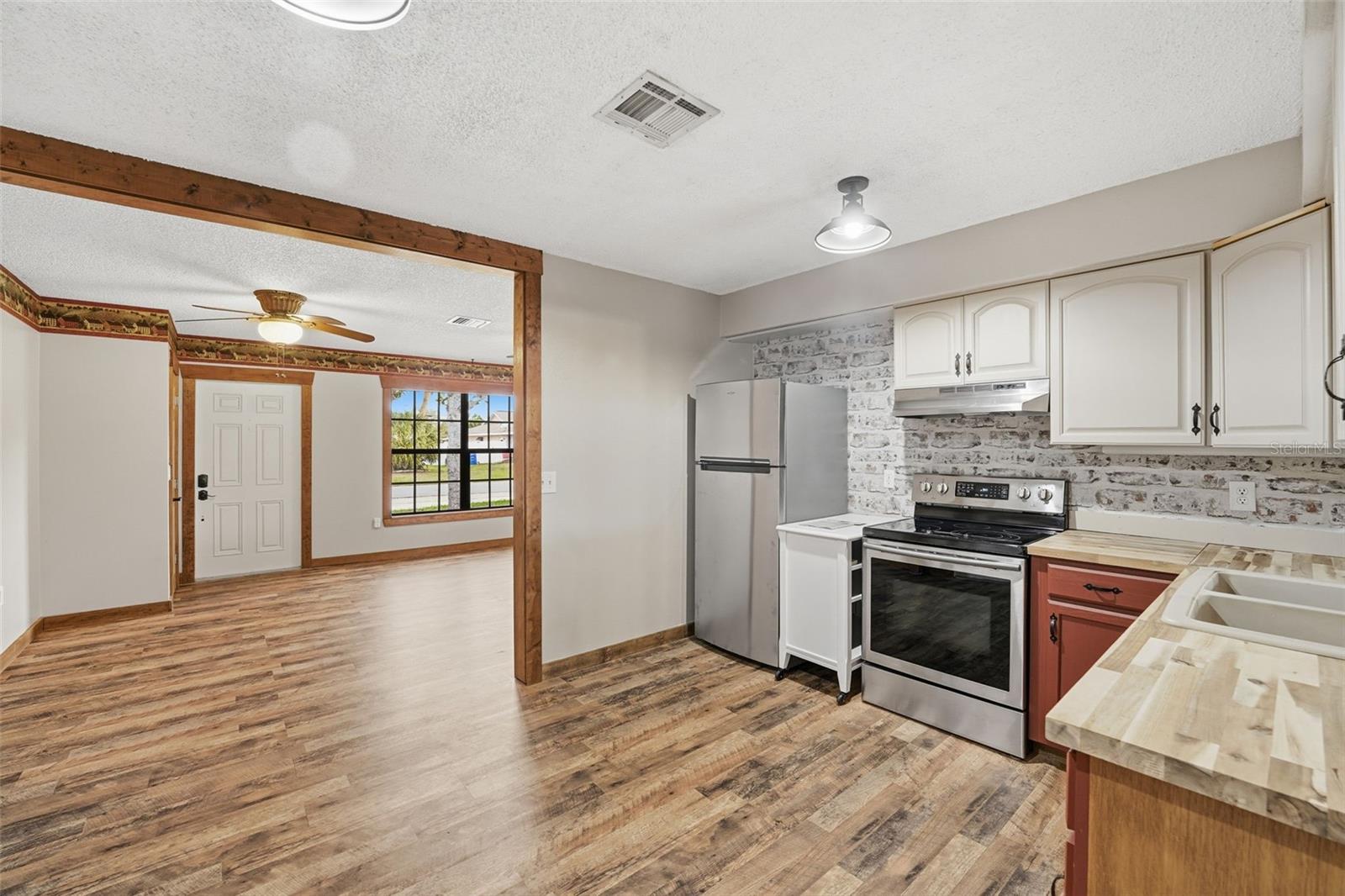 SOUTH VENICE - Residential