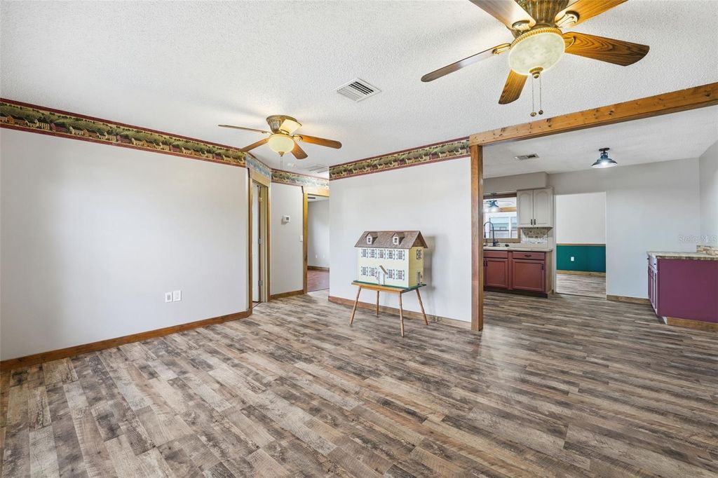 Photo of 121 Crane Rd, Venice, FL 34293 (MLS # N6143452)