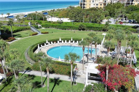 A home in LONGBOAT KEY