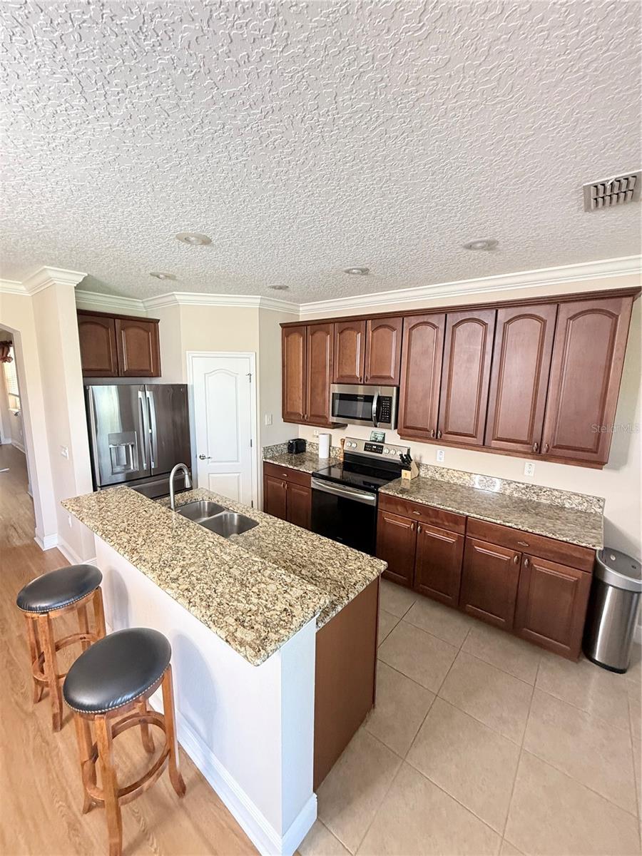 190 RIVERVIEW BEND S 1015