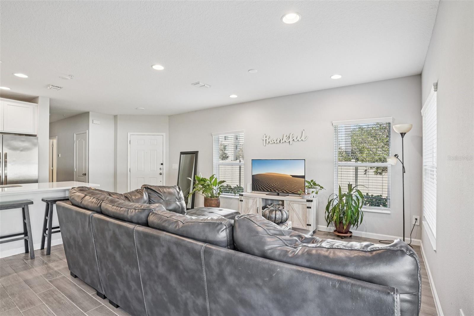 TOWNS AT LAKE MONROE COMMONS - Residential