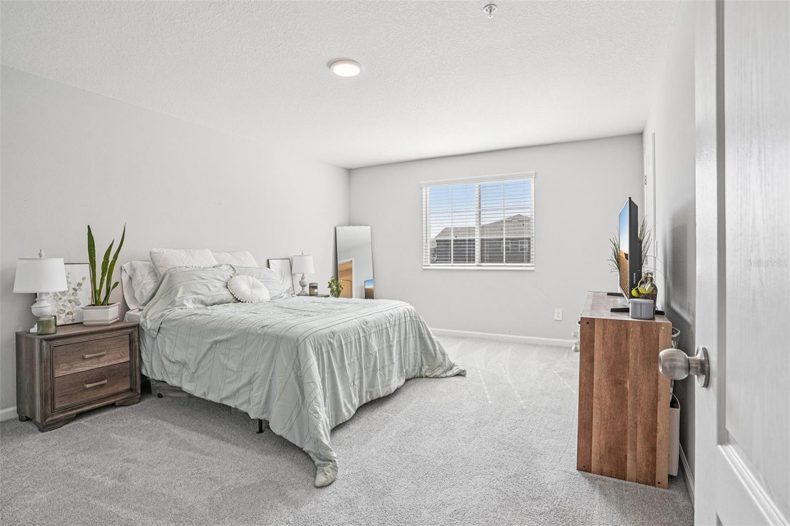 TOWNS AT LAKE MONROE COMMONS - Residential