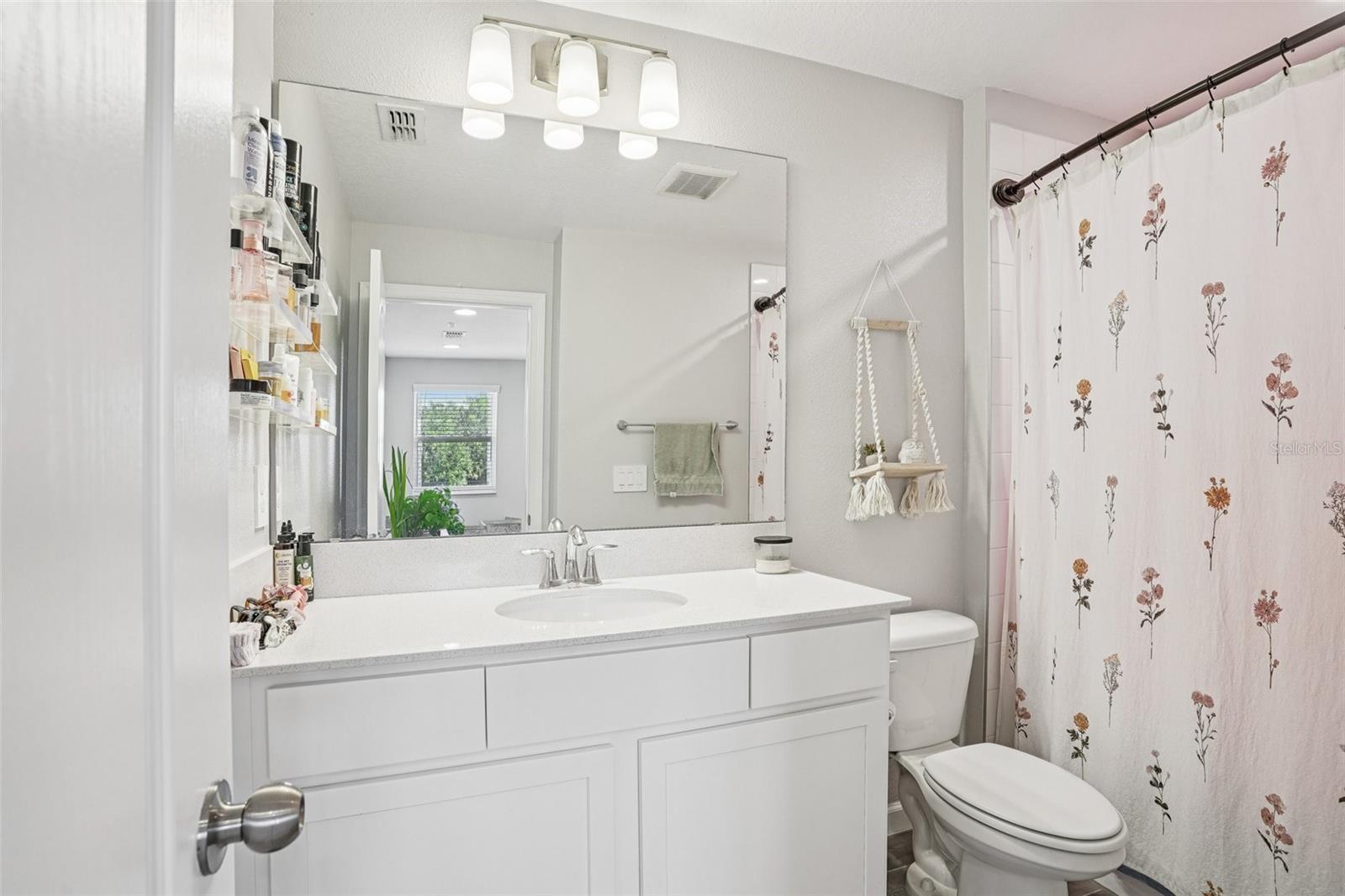 TOWNS AT LAKE MONROE COMMONS - Residential