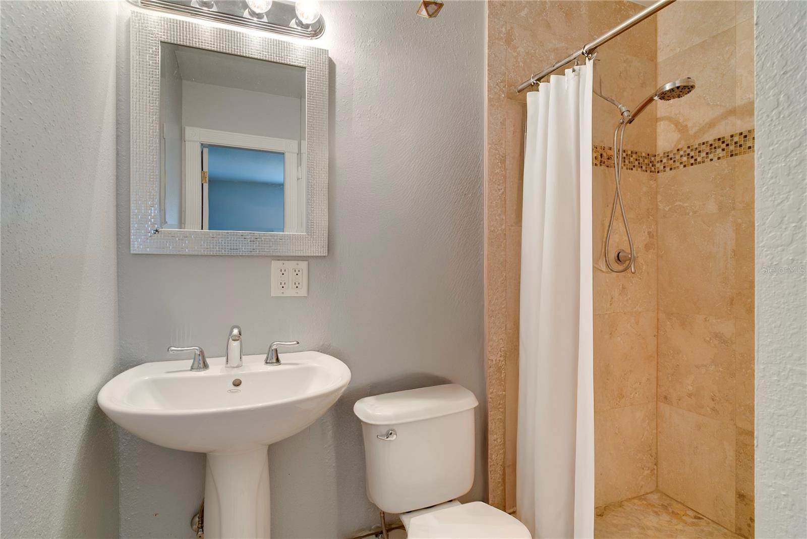 WATERFRONT ESTS 4TH ADD - Residential